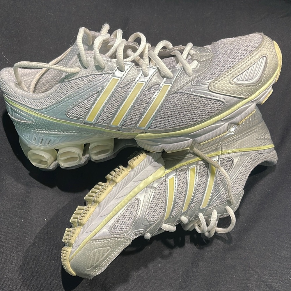 Women’s Adidas Bounce